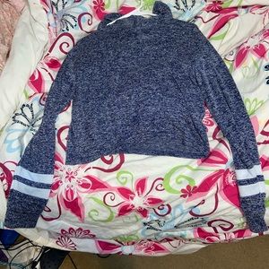Cropped thin long sleeve with hoodie from flirtitude active